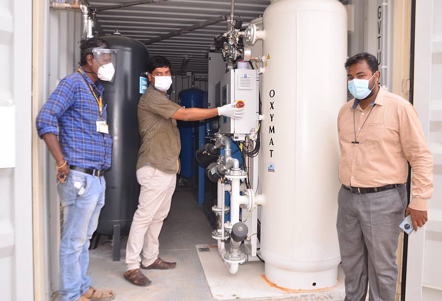 ಯಾದಗಿರಿಯ ಜಿಲ್ಲಾ ಕೋವಿಡ್‌ ಆಸ್ಪತ್ರೆ ಆವರಣದಲ್ಲಿ ಸ್ಥಾಪಿಸಿರುವ ಆಮ್ಲಜನಕ ಉತ್ಪಾದನಾ ಘಟಕ