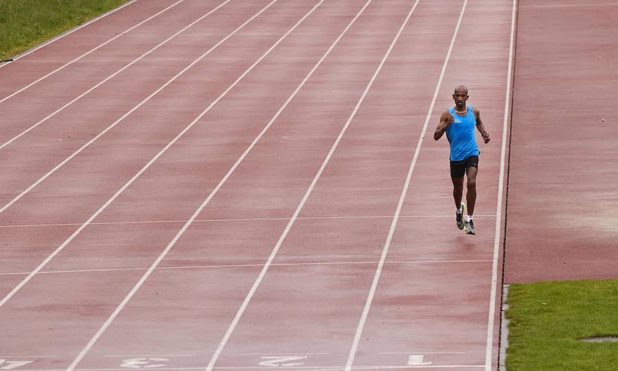 ಒಲಿಂಪಿಕ್ಸ್‌ನಲ್ಲಿ ಪಾಲ್ಗೊಳ್ಳಲಿರುವ ನಿರಾಶ್ರಿತರ ತಂಡದ ಮ್ಯಾರಥಾನ್ ಓಟಗಾರರೊಬ್ಬರು ಸ್ವಿಟ್ಜರ್ಲೆಂಡ್‌ನಲ್ಲಿ ಗುರುವಾರ ಅಭ್ಯಾಸ ಮಾಡಿದರು –ರಾಯಿಟರ್ಸ್ ಚಿತ್ರ