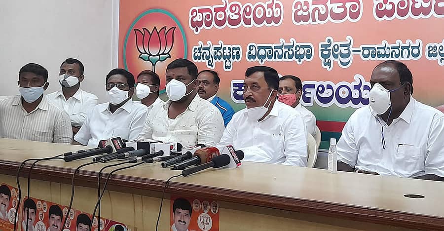 ಚನ್ನಪಟ್ಟಣದಲ್ಲಿ ಬಿಜೆಪಿ ತಾಲ್ಲೂಕು ಘಟಕದ ಮುಖಂಡರು ಪತ್ರಿಕಾಗೋಷ್ಠಿ ನಡೆಸಿದರು