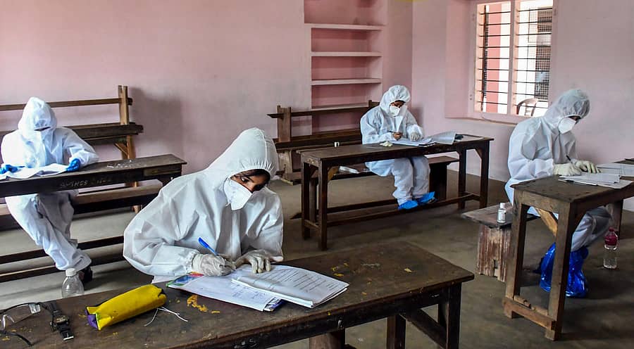 ತಿರುವನಂತಪುರಂನಲ್ಲಿ ಕೊರೊನಾ ವೈರಸ್ ಸೋಂಕು ತಗುಲಿರುವ ವಿದ್ಯಾರ್ಥಿಗಳು ಏಪ್ರಿಲ್ನಲ್ಲಿ ಹೈಯರ್ ಸೆಕಂಡರಿ ಪರೀಕ್ಷೆ ಬರೆದಿದ್ದರು–ಸಾಂದರ್ಭಿಕ ಚಿತ್ರ