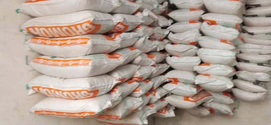 ಗೋಡಾನ್ನಲ್ಲಿ ಶೇಖರಣೆಗೊಂಡಿರುವ ಗೊಬ್ಬರ