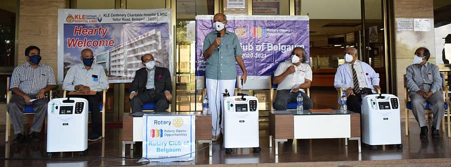 ಬೆಳಗಾವಿಯಲ್ಲಿ ಕೆಎಲ್ಇ ಶತಮಾನೋತ್ಸವ ಚಾರಿಟಬಲ್ ಆಸ್ಪತ್ರೆ ಮತ್ತು ರೋಟರಿ ಕ್ಲಬ್ ಬೆಳಗಾವಿ ಸಹಯೋಗದಲ್ಲಿ ಆರಂಭಿಸಿರುವ ಆಮ್ಲಜನಕ ಬ್ಯಾಂಕ್‌ ಉದ್ಘಾಟನೆ ಕಾರ್ಯಕ್ರಮದಲ್ಲಿ ಕೆಎಲ್‌ಇ ಸಂಸ್ಥೆಯ ಕಾರ್ಯಾಧ್ಯಕ್ಷ ಪ್ರಭಾಕರ ಕೋರೆ ಮಾತನಾಡಿದರು
