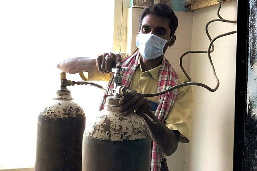 ನರ್ಸಿಂಗ್ ಹೋಂನಲ್ಲಿ ಸ್ವಯಂ ಪ್ರೇರಣೆಯಿಂದ ಕಾರ್ಯ ನಿರ್ವಹಿಸುತ್ತಿರುವ ಶ್ರೀನಿವಾಸರೆಡ್ಡಿ