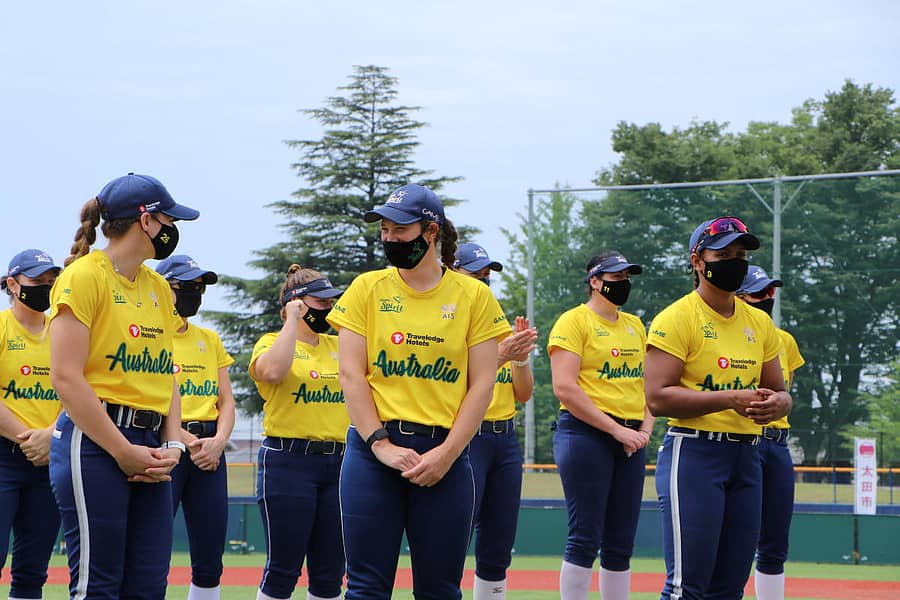 ಸೋಮವಾರ ಜಪಾನ್ ತಲುಪಿದ ಆಸ್ಟ್ರೇಲಿಯಾದ ಒಲಿಂಪಿಕ್ ಸಾಫ್ಟ್ಬಾಲ್ ತಂಡ ಒಟಾ ನಗರದ ಮೇಯರ್ ಅವರ ಸಲಹೆಗಳನ್ನು ಆಲಿಸಿದರು –ರಾಯಿಟರ್ಸ್ ಚಿತ್ರ