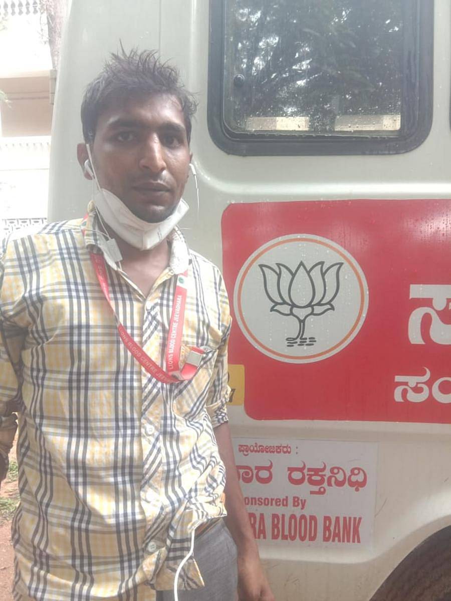 ಆಂಬುಲೆನ್ಸ್ ಚಾಲಕ ಮುಬಾರಕ್