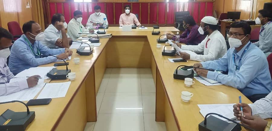 ಗದಗ ಜಿಲ್ಲಾಧಿಕಾರಿಗಳ ಕಚೇರಿಯಲ್ಲಿ ಬುಧವಾರ ನಡೆದ ಜಿಲ್ಲಾ ಮಟ್ಟದ ಸಮನ್ವಯ ಸಮಿತಿ ಸಭೆಯಲ್ಲಿ ಎಂ.ಸುಂದರೇಶ್ ಬಾಬು ಮಾತನಾಡಿದರು.