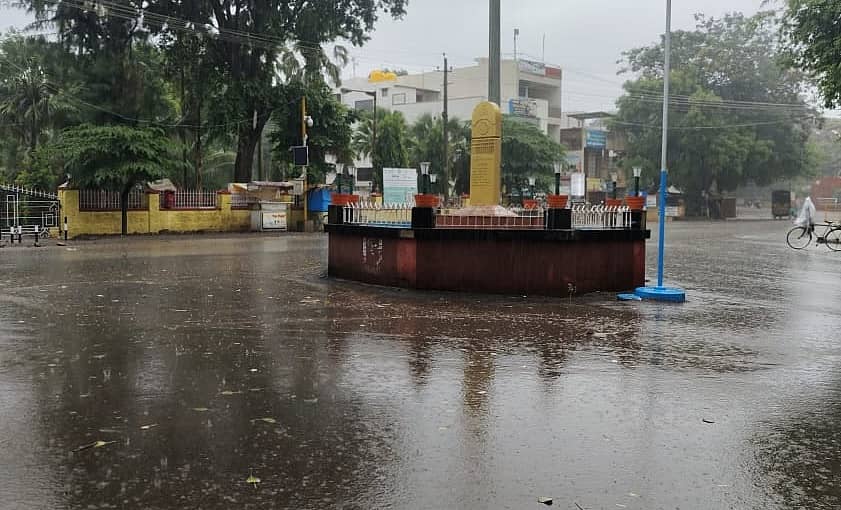 ಬೆಳಗಾವಿ ಜಿಲ್ಲೆ ಬೈಲಹೊಂಗಲ ಪಟ್ಟಣದಲ್ಲಿ ಮಳೆಯ ನೋಟ