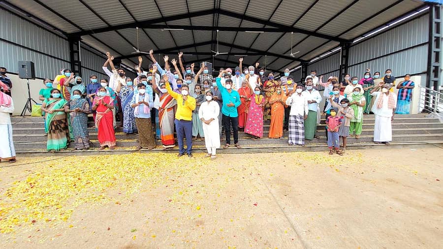 ಹೊನ್ನಾಳಿ ತಾಲ್ಲೂಕಿನ ಅರಬಗಟ್ಟೆ ಕೋವಿಡ್ ಕೇಂದ್ರದಲ್ಲಿ ಗುಣಮುಖರಾದವರನ್ನು ಶಾಸಕ ರೇಣುಕಾಚಾರ್ಯ ಬೀಳ್ಕೊಟ್ಟರು.