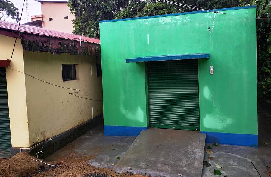 ಬಂಟ್ವಾಳ ತಾಲ್ಲೂಕಿನ ಬಿ.ಸಿ.ರೋಡು ಕೃಷಿ ಇಲಾಖೆ ಕಚೇರಿ ಬಳಿ ಇರುವ ಹೊಸ ಗೋದಾಮು