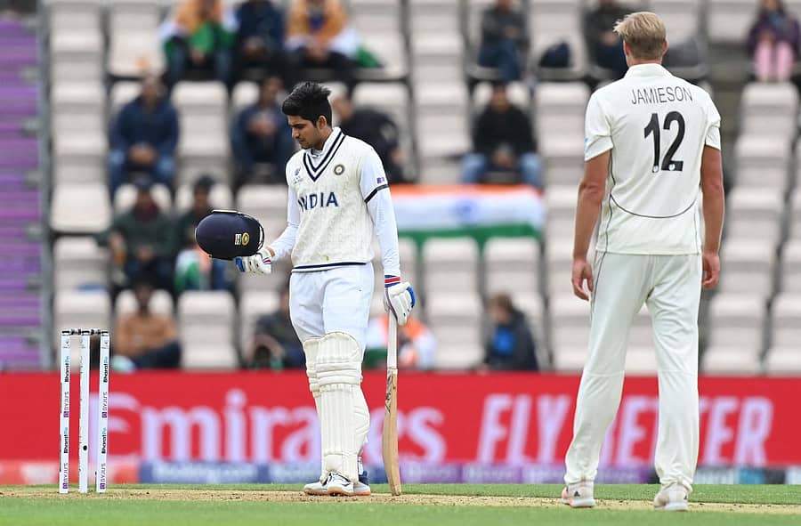 ತೋಳಿಗೆ ಕಪ್ಪುಪಟ್ಟಿ ಧರಿಸಿದ್ದ ಭಾರತ ತಂಡದ ಆಟಗಾರ ಶುಭಮನ್ ಗಿಲ್ (ಎಡ)– ಎಎಫ್ಪಿ ಚಿತ್ರ