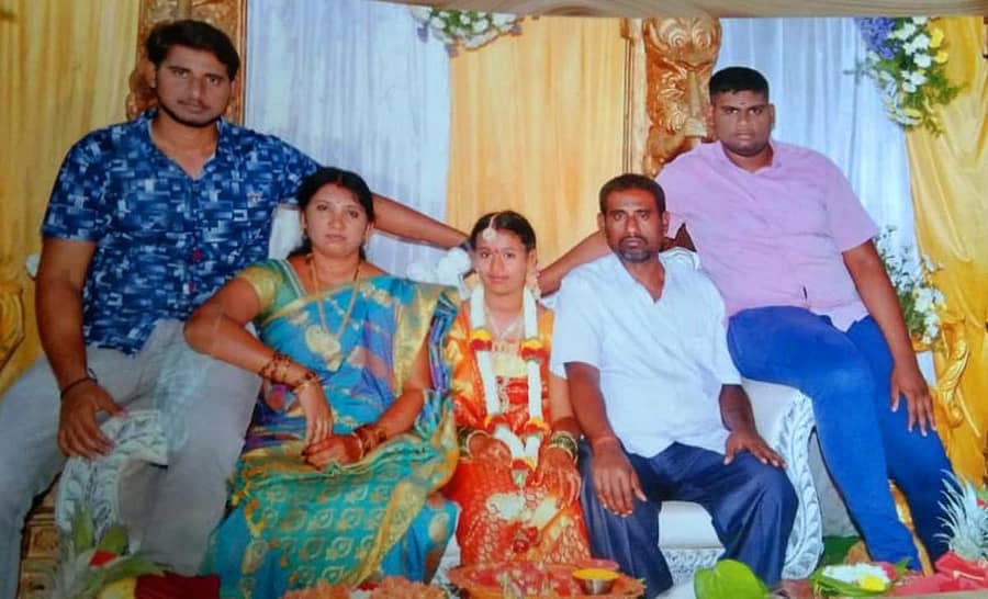 ಶಿಡ್ಲಘಟ್ಟ ತಾಲ್ಲೂಕಿನ ಹಂಡಿಗನಾಳದ ರಾಮಾಂಜಿನಪ್ಪ ಕುಟುಂಬ