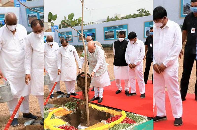 ಅಹಮದಾಬಾದ್ನ ಸಿಂಧು ಭವನ ರಸ್ತೆಯಲ್ಲಿ ಕೇಂದ್ರ ಗೃಹ ಸಚಿವ ಅಮಿತ್ ಶಾ ಅವರು ಗಿಡ ನೆಟ್ಟರು –ಟ್ವಿಟರ್ ಚಿತ್ರ