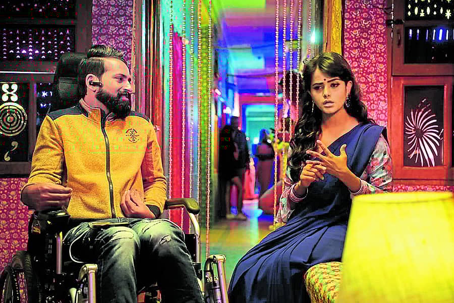 ವ್ಹೀಲ್ ಚೇರ್ ರೋಮಿಯೋರಾಮ್ ಚೇತನ್, ಮಯೂರಿ