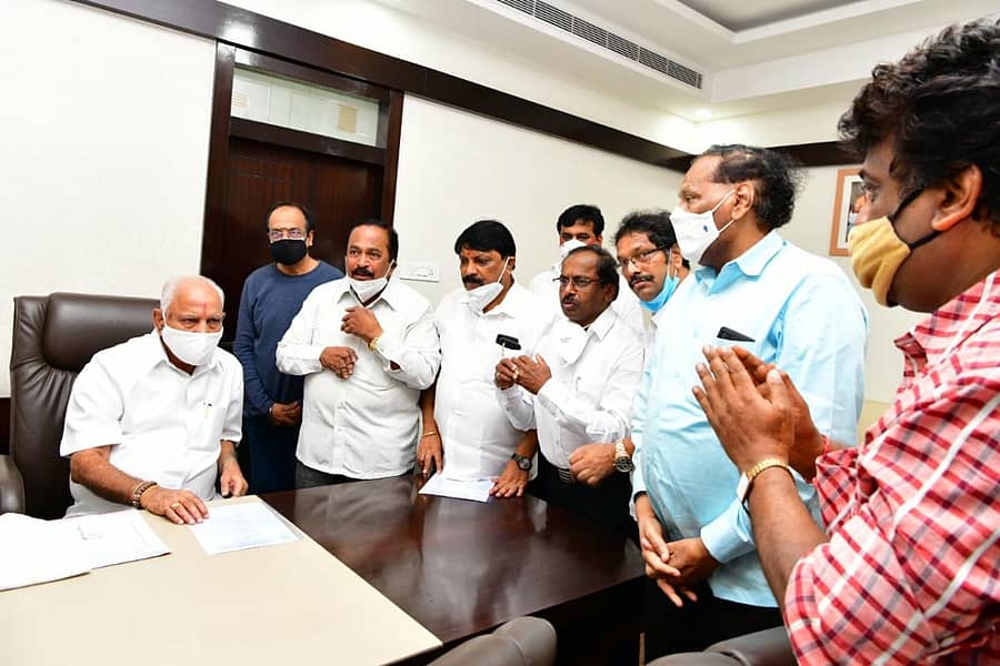 ಮುಖ್ಯಮಂತ್ರಿಗಳಿಗೆ ಮನವಿ ಸಲ್ಲಿಸಿದ ಕರ್ನಾಟಕ ಚಲನಚಿತ್ರ ವಾಣಿಜ್ಯ ಮಂಡಳಿಯ ನಿಯೋಗ