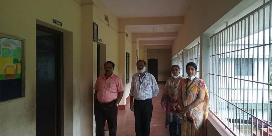 ಸುಳ್ಯದಲ್ಲಿ ಕ್ಷೇತ್ರ ಶಿಕ್ಷಣಾಧಿಕಾರಿ ಪರೀಕ್ಷಾ ಕೇಂದ್ರದ ಸಿದ್ಧತೆ ಪರಿಶೀಲಿಸಿದರು.