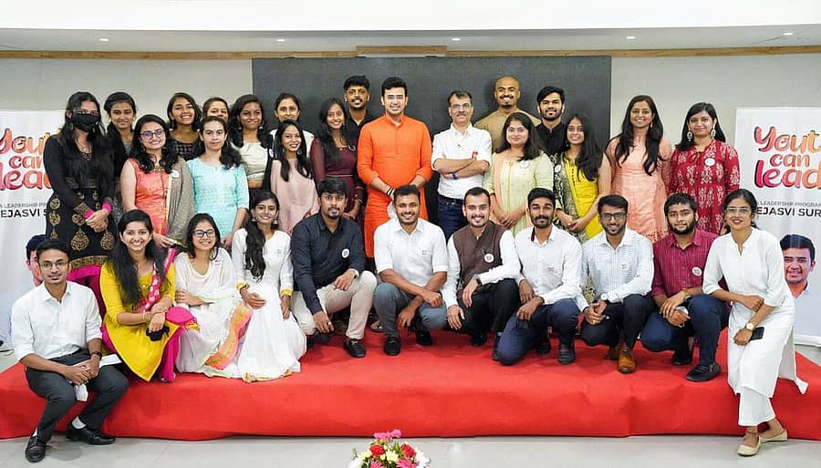 ಯೂತ್ ಕ್ಯಾನ್ ಲೀಡ್ ತಂಡದೊಂದಿಗೆ ಸಂಸದ ತೇಜಸ್ವಿ ಸೂರ್ಯ ಹಾಗೂ ರವಿ ಹೆಗಡೆ