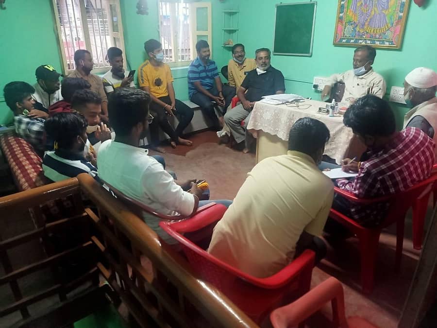 ಬೆಳಗಾವಿಯಲ್ಲಿ ಜಿಲ್ಲಾ ಕನ್ನಡ ಸಂಘಟನೆಗಳ ಕ್ರಿಯಾ ಸಮಿತಿ ಅಧ್ಯಕ್ಷ ಅಶೋಕ ಚಂದರಗಿ ನೇತೃತ್ವದಲ್ಲಿ ಕನ್ನಡ ಹೋರಾಟಗಾರರ ಸಭೆ ನಡೆಯಿತು