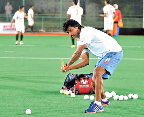 ಭಾರತ ಹಾಕಿ ತಂಡದ ಮಾಜಿ ನಾಯಕ, ಏರ್ ಇಂಡಿಯಾ ಹಾಕಿ ತಂಡದ ಕೋಚ್ ಧನರಾಜ್ ಪಿಳ್ಳೈ ಪ್ರಜಾವಾಣಿ ಚಿತ್ರ/ಶ್ರೀಕಂಠ ಶರ್ಮಾ