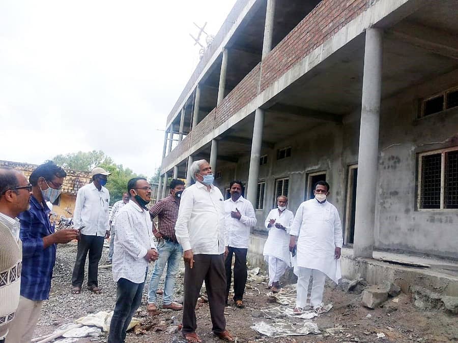 ಕೆಂಭಾವಿಯ ಸರ್ಕಾರಿ ಸಂಯುಕ್ತ ಪದವಿ ಪೂರ್ವ ಕಾಲೇಜಿನ ಕಟ್ಟಡ ನಿರ್ಮಾಣ ಕಾಮಗಾರಿಯನ್ನು ಶಾಸಕ ಶರಣಬಸಪ್ಪ ದರ್ಶನಾಪುರ ಪರಿಶೀಲಿಸಿದರು