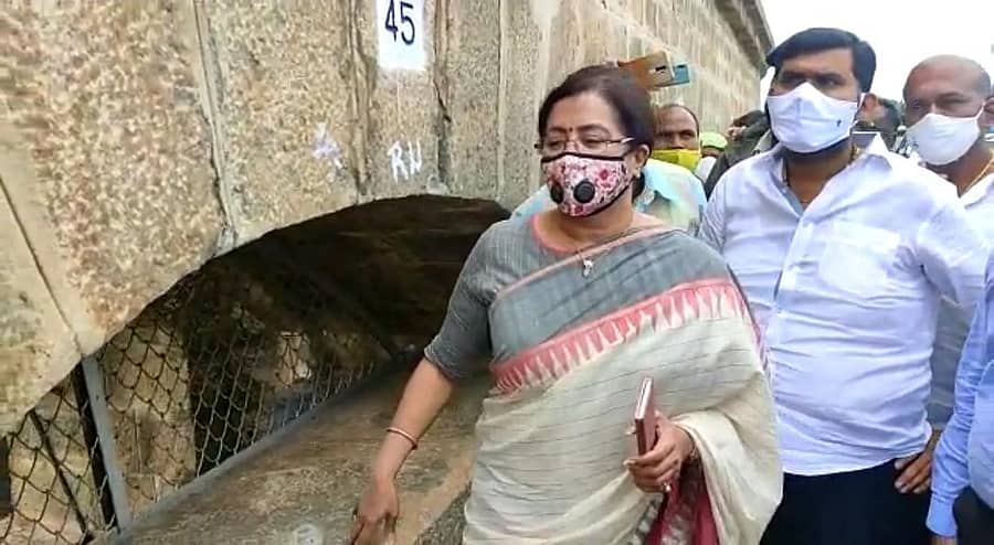 ಸಂಸದೆ ಸುಮಲತಾ ಬುಧವಾರ ಕೆಆರ್ಎಸ್ ಜಲಾಶಯ ಪರಿಶೀಲಿಸಿದರು