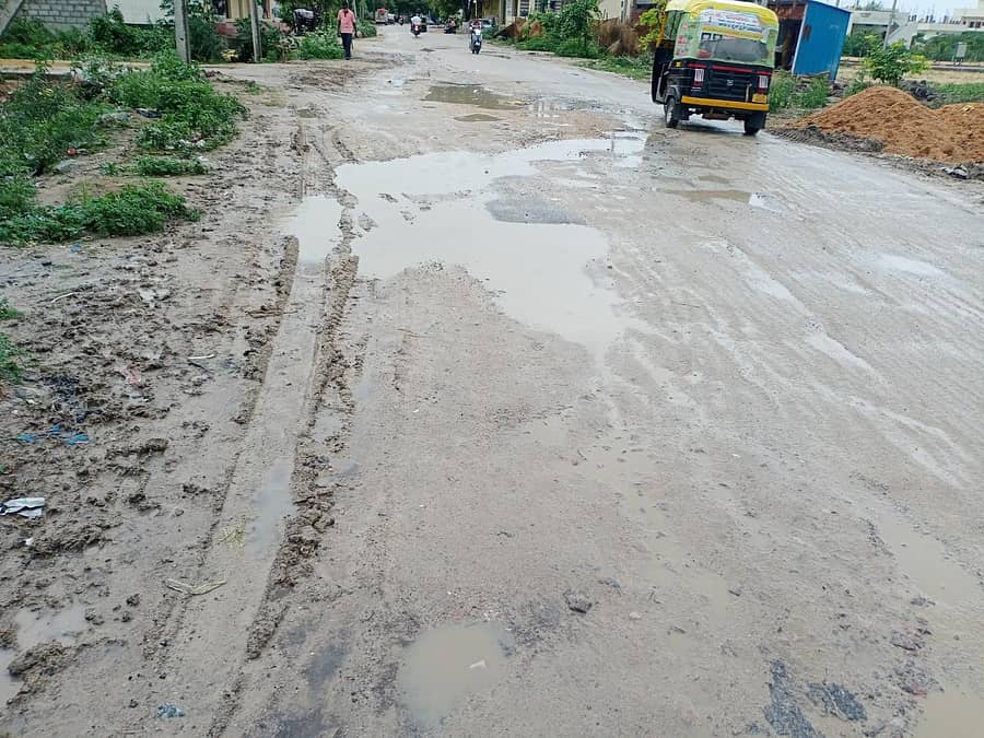 ರಾಯಚೂರಿನ ಆಶಾಪೂರ ಮಾರ್ಗದ ರಸ್ತೆಯ ದುಃಸ್ಥಿತಿ