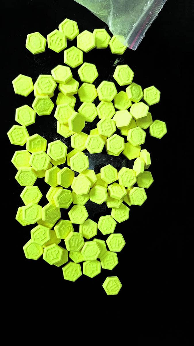 ದಾಳಿ ವೇಳೆ ಜಪ್ತಿ ಮಾಡಲಾದ ಡ್ರಗ್ಸ್