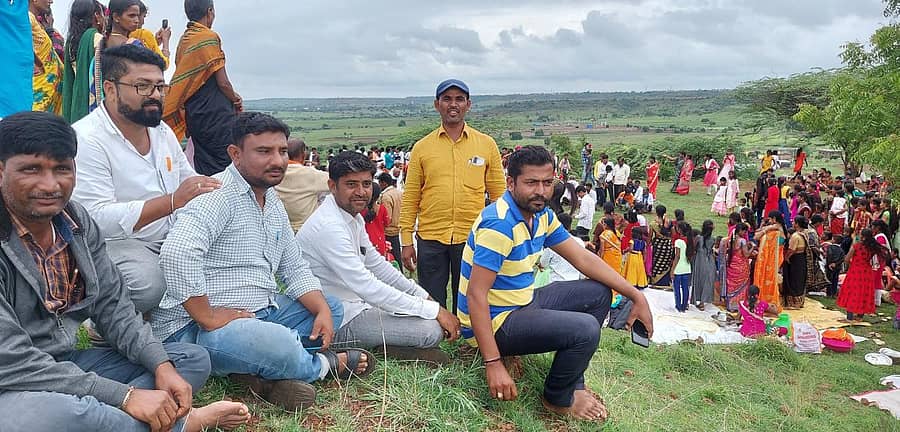 ಬೀದರ್ ತಾಲ್ಲೂಕಿನ ಸೋಲಪುರದಲ್ಲಿ ನಡೆದ ಬುತ್ತಿ ಜಾತ್ರೆಯಲ್ಲಿ ಸೇರಿದ್ದ ಜನ