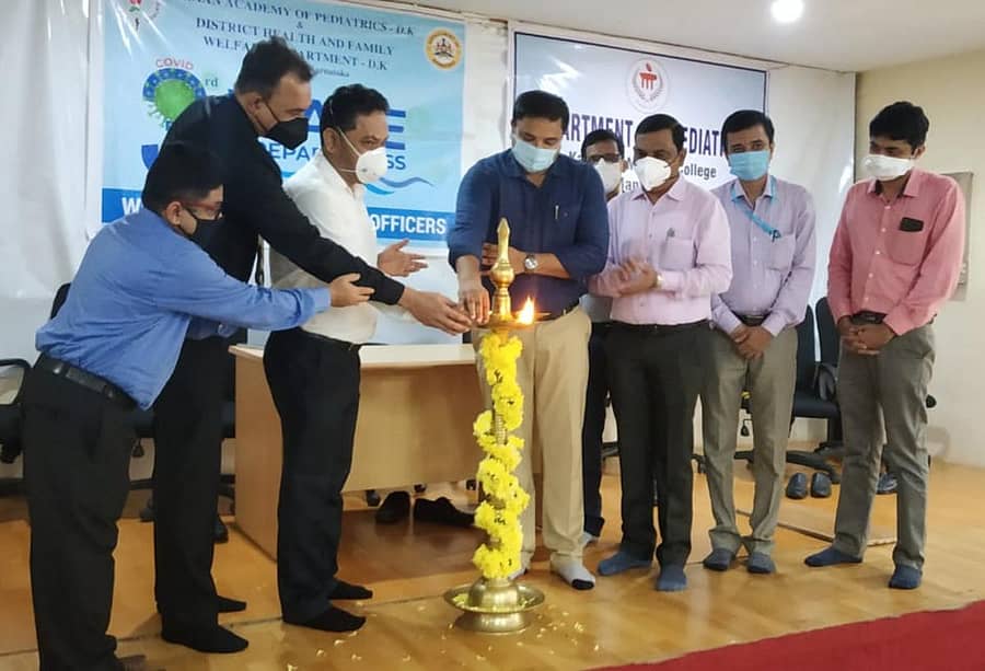 ಮಂಗಳೂರಿನ ವೆನ್ಲಾಕ್ ಮಕ್ಕಳ ಆಸ್ಪತ್ರೆ ಸಭಾಂಗಣದಲ್ಲಿ ಶುಕ್ರವಾರ ಆಯೋಜಿಸಿದ್ದ ಕಾರ್ಯಾಗಾರವನ್ನು ಜಿಲ್ಲಾಧಿಕಾರಿ ಡಾ.ಕೆ.ವಿ. ರಾಜೇಂದ್ರ ಉದ್ಘಾಟಿಸಿದರು.