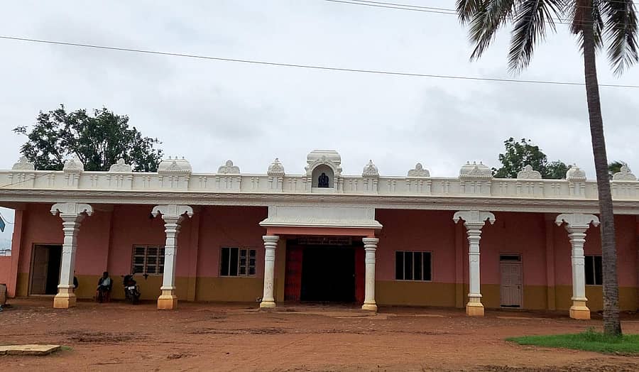 ಶಿಗ್ಗಾವಿ ತಾಲ್ಲೂಕಿನ ಸದಾಶಿವಪೇಟೆ ಗ್ರಾಮದಲ್ಲಿನ ಶರಣಬಸವೇಶ್ವರ ದಾಸೋಹ ಮಠದ ನೋಟ