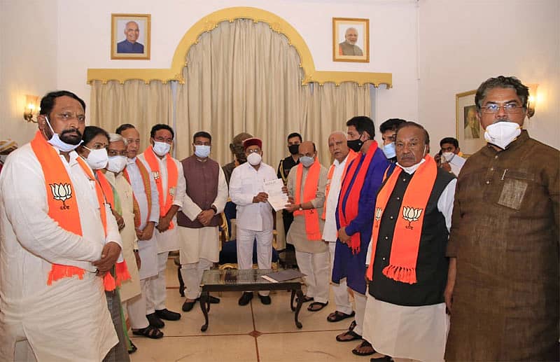 ರಾಜ್ಯಪಾಲರನ್ನು ಭೇಟಿಯಾದ ಬಿಜೆಪಿ ಮುಖಂಡರು