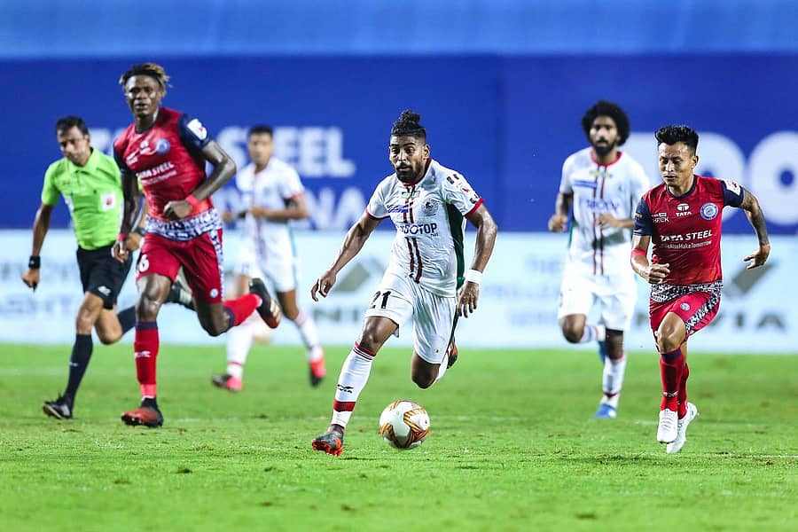 ರಾಯ್ ಕೃಷ್ಣ (ಮಧ್ಯೆ)– ಪಿಟಿಐ ಚಿತ್ರ