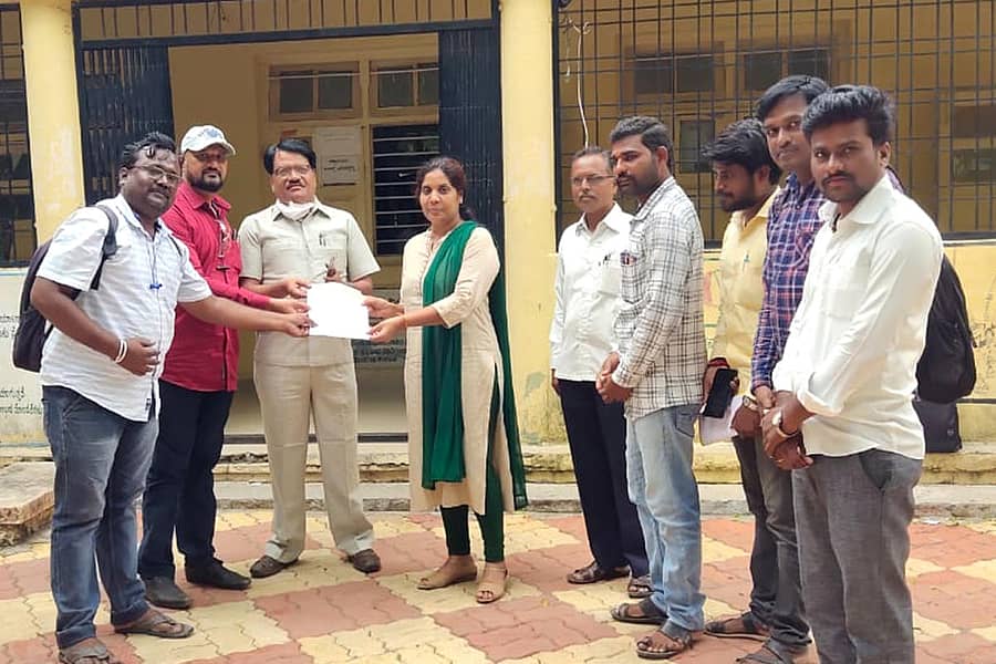 ಆರೋಪಿಗಳ ಬಂಧನಕ್ಕೆ ಆಗ್ರಹಿಸಿ ಚಿತ್ತಾಪುರದಲ್ಲಿ ಮನವಿ ಸಲ್ಲಿಸಲಾಯಿತು