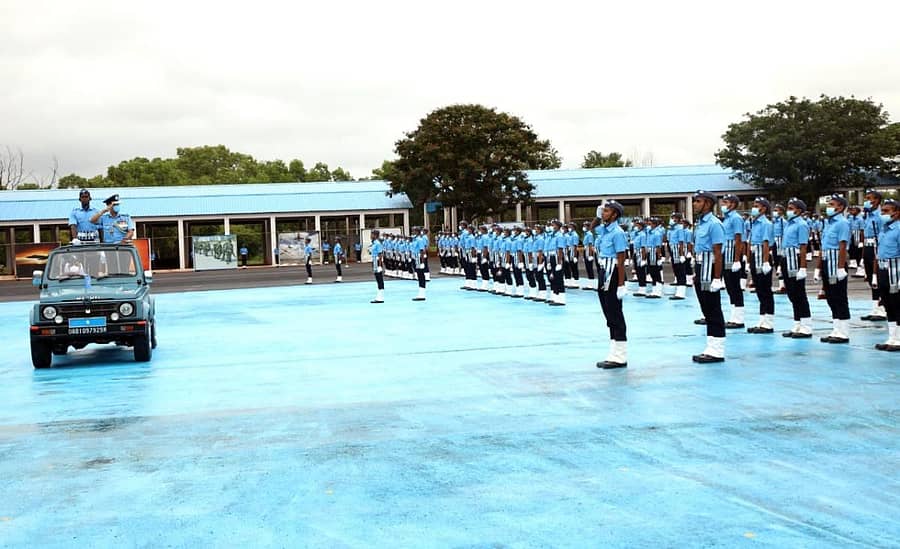 ಬೆಳಗಾವಿ ತಾಲ್ಲೂಕಿನ ಸಾಂಬ್ರಾ ಏರ್ಮನ್ ತರಬೇತಿ ಶಾಲೆಯಲ್ಲಿ ಪ್ರಶಿಕ್ಷಣಾರ್ಥಿಗಳ ನಿರ್ಗಮನ ಪಥಸಂಚಲನ ಶನಿವಾರ ನಡೆಯಿತು