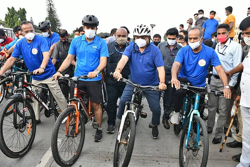 ಸೈಕಲ್ ಏರಿದ ಸಿಎಂ ಬಸವರಾಜ ಬೊಮ್ಮಾಯಿ