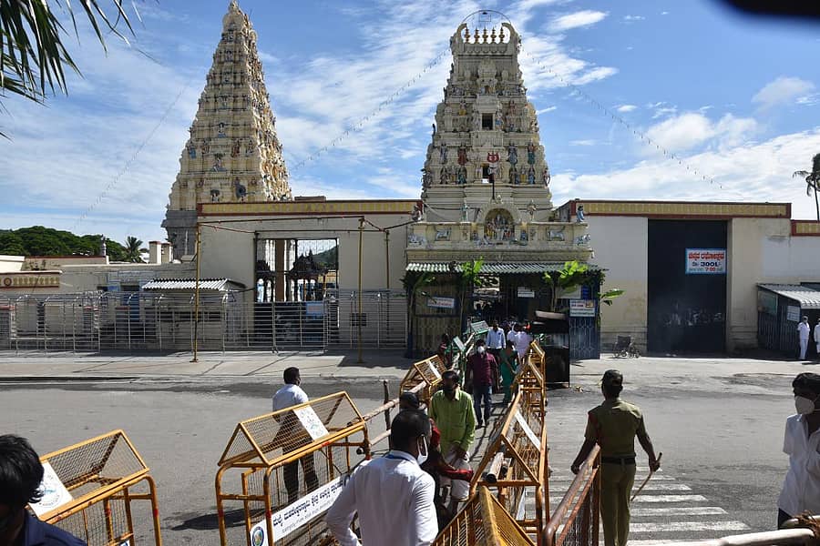 ಮಲೆ ಮಹದೇಶ್ವರಸ್ವಾಮಿ ದೇವಾಲಯದ ನೋಟ