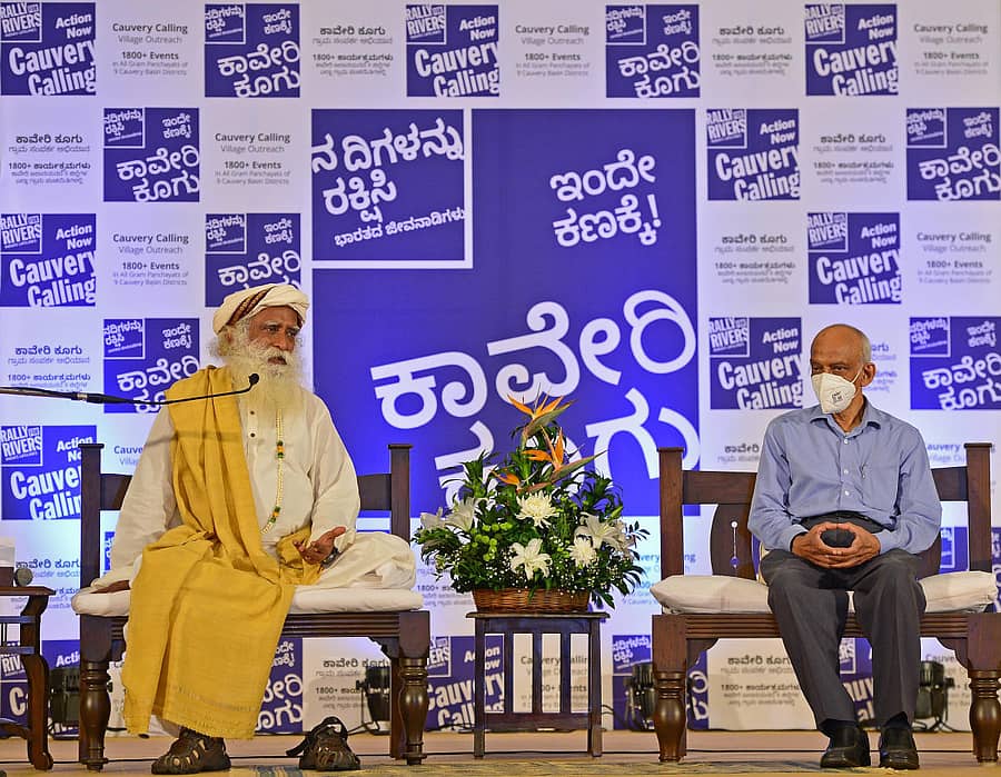 ಸುದ್ದಿಗೋಷ್ಠಿಯಲ್ಲಿ ಜಗ್ಗಿ ವಾಸುದೇವ್ ಮಾತನಾಡಿದರು. ಎ.ಎಸ್. ಕಿರಣ್ಕುಮಾರ್ ಇದ್ದರು ಪ್ರಜಾವಾಣಿ ಚಿತ್ರ