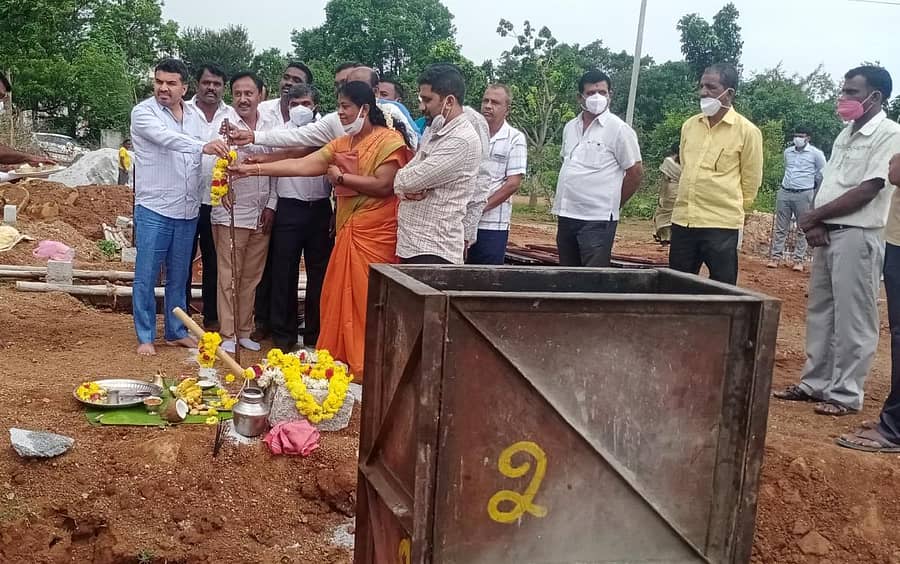 ಕುಣಿಗಲ್ ಸರ್ಕಾರಿ ಐಟಿಐ ಕಾಲೇಜಿನ ಹೆಚ್ಚುವರಿ ಕೊಠಡಿಗಳ ನಿರ್ಮಾಣಕ್ಕೆ ಶಾಸಕ ಡಾ.ರಂಗನಾಥ್ ಭೂಮಿ ಪೂಜೆ ನೆರವೇರಿಸಿದರು