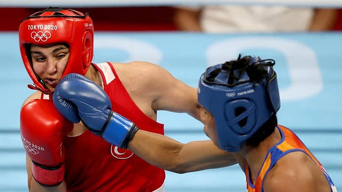 ಲವ್ಲಿನಾ ಬೋರ್ಗೊಹೈನ್ (ಬಲಭಾಗ)