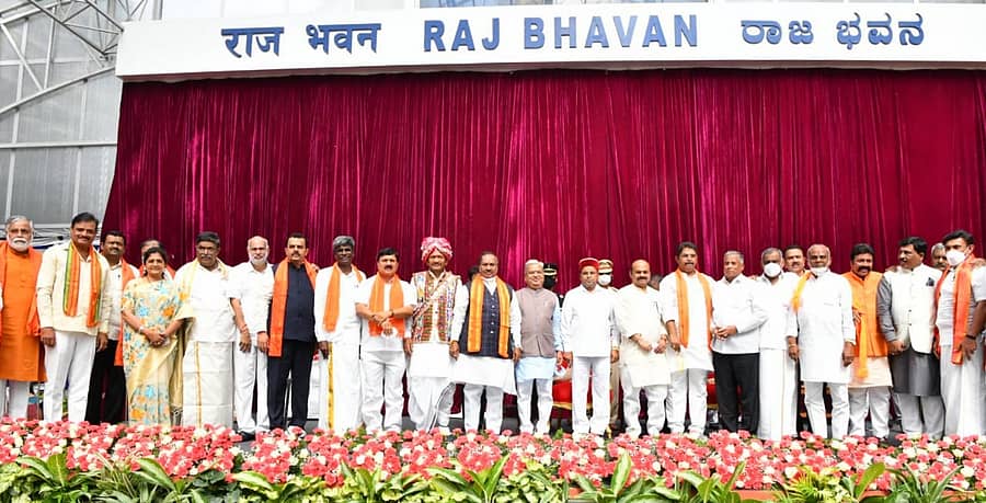 ಮುಖ್ಯಮಂತ್ರಿ ಬಸವರಾಜ ಬೊಮ್ಮಾಯಿ ಅವರ ಸಂಪುಟಕ್ಕೆ ಸೇರ್ಪಡೆಯಾದ ಸಚಿವರು