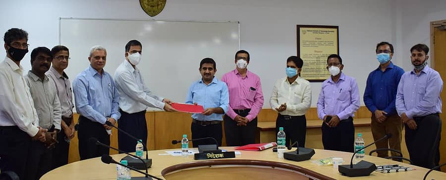 ಎನ್‌ಐಟಿಕೆ ಅಭಿವೃದ್ಧಿ ಪಡಿಸಿದ ತಂತ್ರಜ್ಞಾನವನ್ನು ಬೆಂಗಳೂರಿನ ಎನ್‌ಜಿವಿ ನ್ಯಾಚುರಲ್ಸ್‌ ಕಂಪನಿಗೆ ಶುಕ್ರವಾರ ವರ್ಗಾವಣೆ ಮಾಡಲಾಯಿತು.