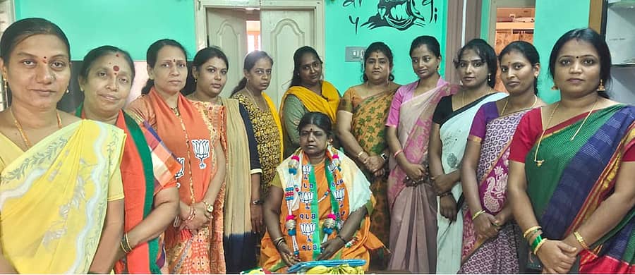 ಬಿಜೆಪಿ ಮುಖಂಡರಾದ ರಾಜಲಕ್ಷ್ಮೀ ಅವರನ್ನು ಅಭಿನಂದಿಸಲಾಯಿತು