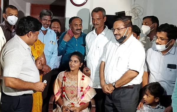  ಸ್ನೇಹಾ ಹಾವೇರಿ ಅವರನ್ನು ಸನ್ಮಾನಿಸಲಾಯಿತು