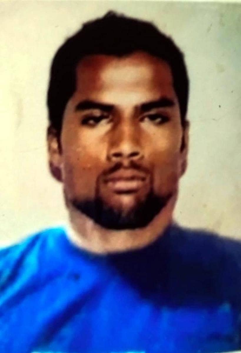 ಸವಣೂರ ಪಟ್ಟಣದ ಕಾರಡಗಿ ರಸ್ತೆಯಲ್ಲಿ ಹತ್ಯೆಯಾದ ರೌಡಿಶೀಟರ ಅನ್ವರ ಶೇಖ ಅಲಿಯಾಸ್ ಟೈಗರ್ ಅನ್ವರ.