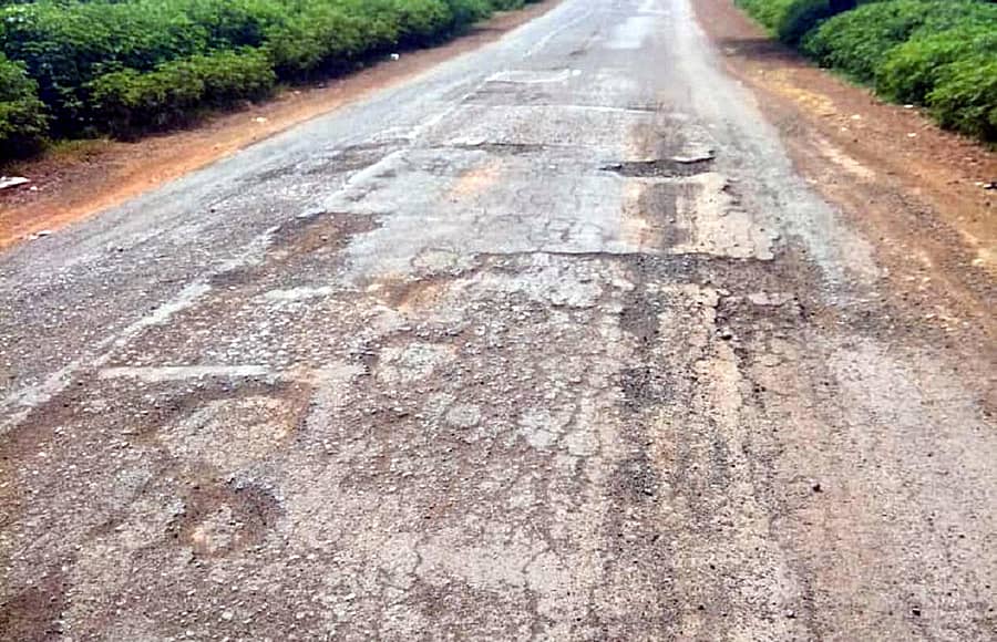 ಬಸವಕಲ್ಯಾಣ ತಾಲ್ಲೂಕಿನ ಪ್ರತಾಪುರದ ರಸ್ತೆ ಹದಗೆಟ್ಟಿದೆ