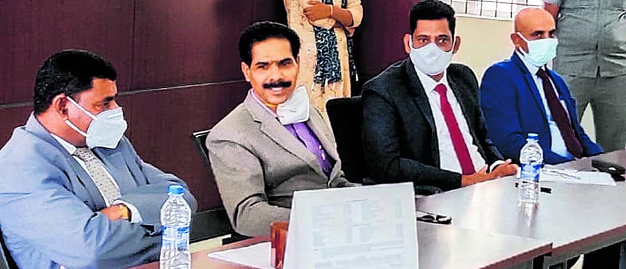 ಹೈಕೋರ್ಟ್ ನ್ಯಾಯಮೂರ್ತಿ ಎಸ್.ಪಿ.ಸಂದೇಶ್ ಲೋಕ ಅದಾಲತ್ನಲ್ಲಿ ಮಾತನಾಡಿದರು