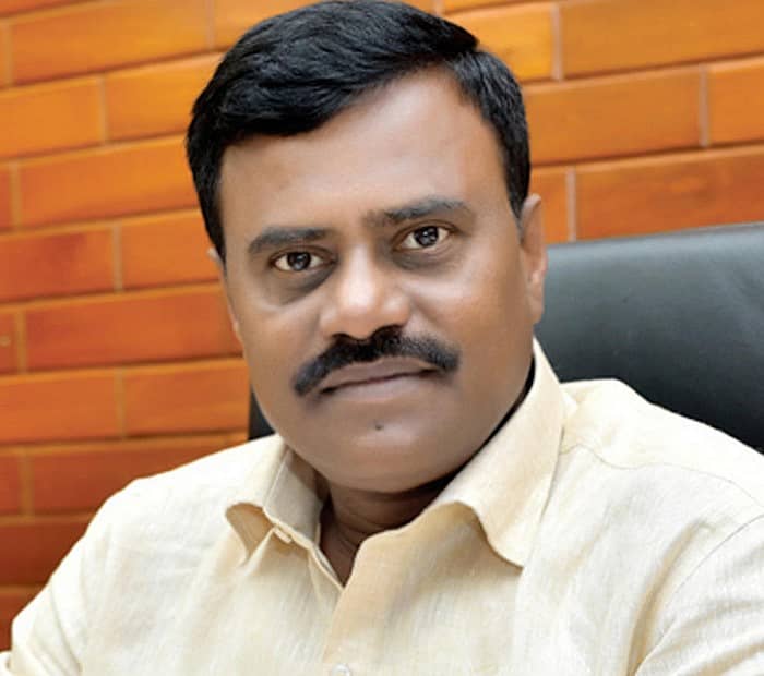 ಎಸ್.ಆರ್ ಶ್ರೀನಿವಾಸ್