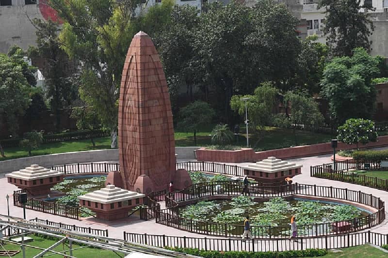 ಶನಿವಾರ ಪ್ರಧಾನಿ ನರೇಂದ್ರ ಮೋದಿ ಅವರು ಉದ್ಘಾಟಿಸಿದ ಅಮೃತಸರದಲ್ಲಿರುವ ಜಲಿಯನ್ ವಾಲಾ ಬಾಗ್ ಹುತಾತ್ಮರ ನವೀಕೃತ ಸ್ಮಾರಕ