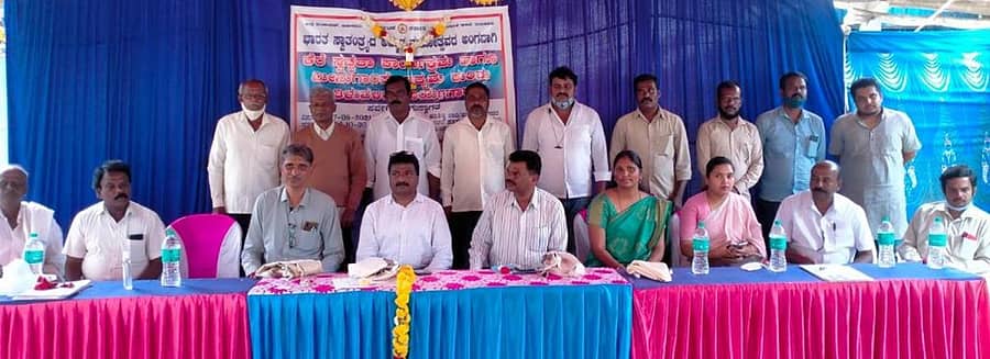 ತುರುವೇಕೆರೆ ತಾಲ್ಲೂಕು ಮಲ್ಲಾಘಟ್ಟ ಕೆರೆ ಆವರಣದಲ್ಲಿ ಮೀನುಗಾರಿಕೆ ಉದ್ಯಮ ಕುರಿತು ಜಾಗೃತಿ ಕಾರ್ಯಗಾರ ನಡೆಯಿತು