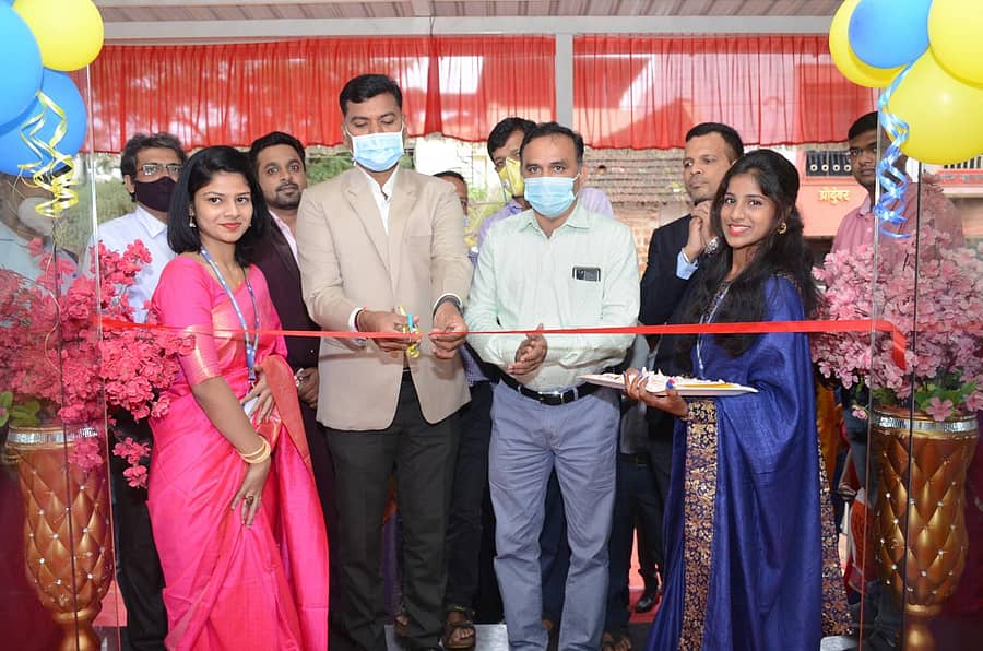 ಬೆಳಗಾವಿಯ ತಿಲಕವಾಡಿಯ ಸೋಮವಾರ ಪೇಟೆಯಲ್ಲಿ ಆರಂಭಿಸಿರುವ ‘ಕರಿಯರ್ ಪಾಯಿಂಟ್’ ಶಾಖೆಯನ್ನು ಕಾಡಾ ಆಡಳಿತಾಧಿಕಾರಿ ಶಶಿಧರ ಕುರೇರ ಉದ್ಘಾಟಿಸಿದರು