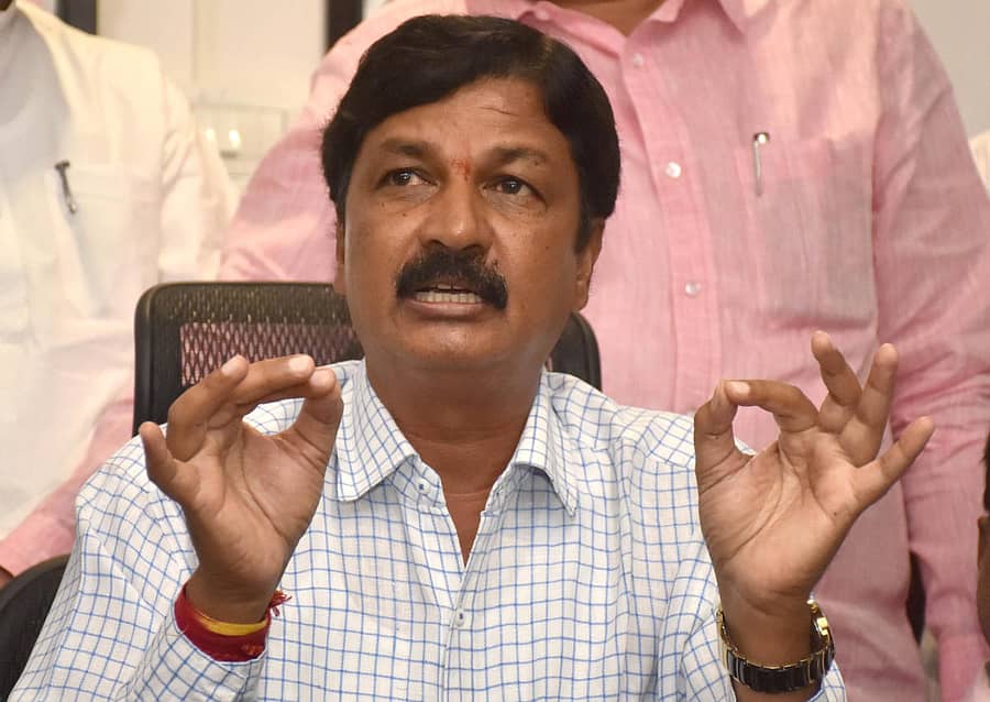 ರಮೇಶ್‌ ಜಾರಕಿಹೊಳಿ 